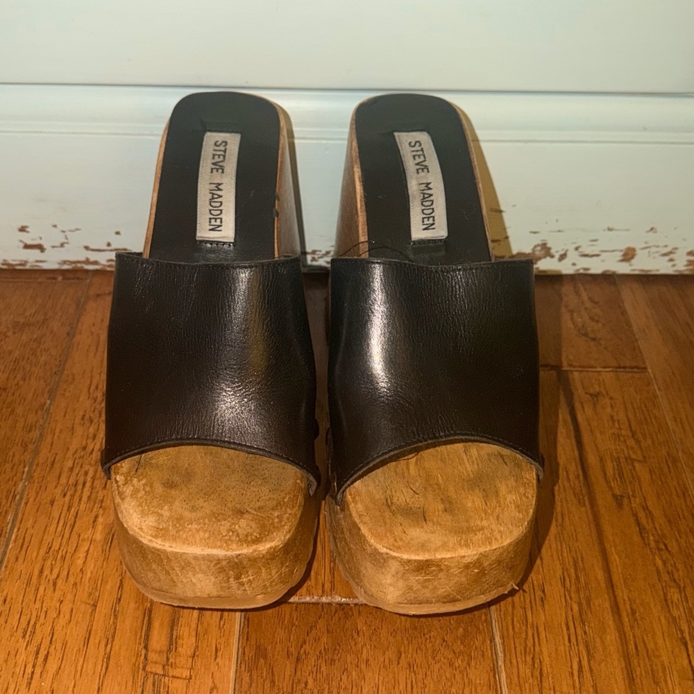 Vintage Steve Madden Black leather with Brown wood Platform Wedge Sandals